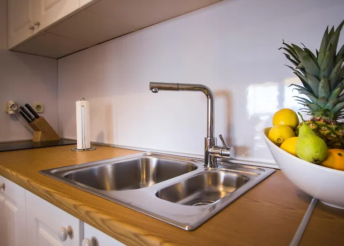 Zlatna Bura * ماكارسكا